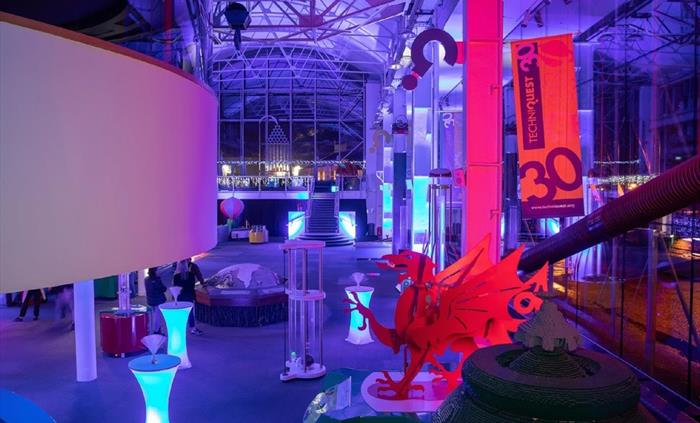 Standing party and drinks reception at Techniquest
